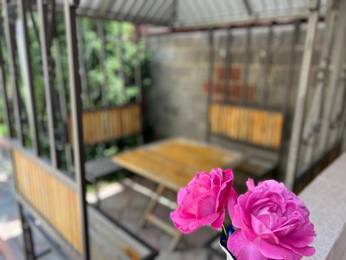Tan Nuru Guest House Гостевой Дом Тан Нуру Tsjolpon-Ata Eksteriør bilde